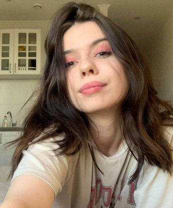 Карина, 19
